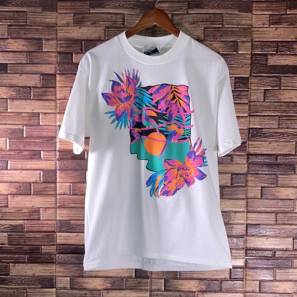 VTG Sport Gear White Tropical Hawaiian Floral T Shirt  USA Adult Medium 50/50